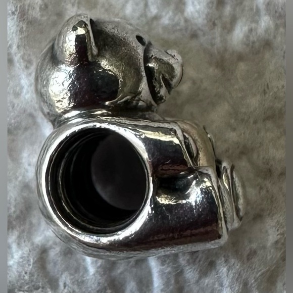 Pandora: Limited Edition Bear My Heart Charm (Retired) - Picture 10 of 16